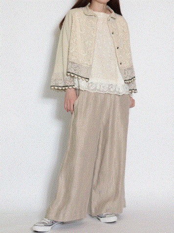 隕石家族で羽田美智子が着用しているパンツのブランド参考画像